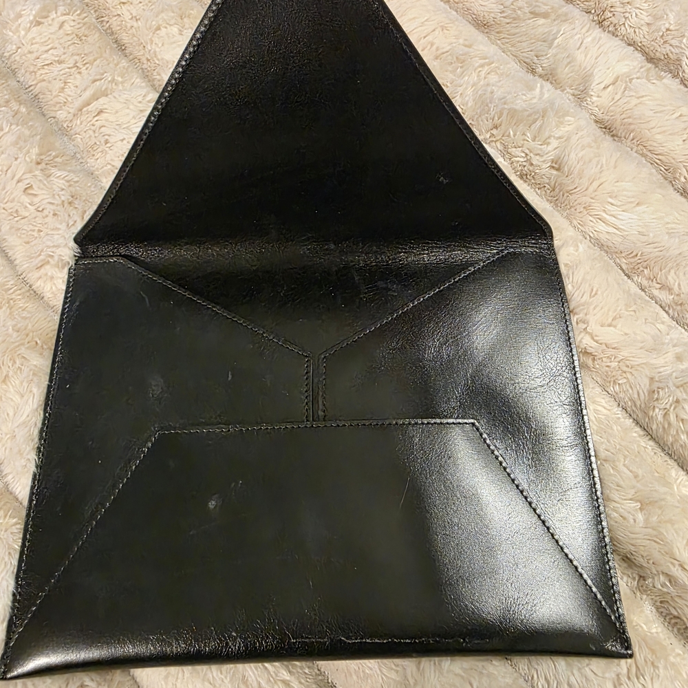 Authentic Vintage Gucci Black Leather Envelope Clutch - Picture 7 of 9